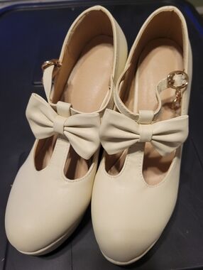 Women's Cream Bow Mary Jane Heels